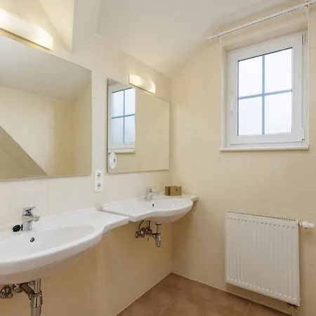 بيت للعطل Elegant Near The River Moselle كوتشيم